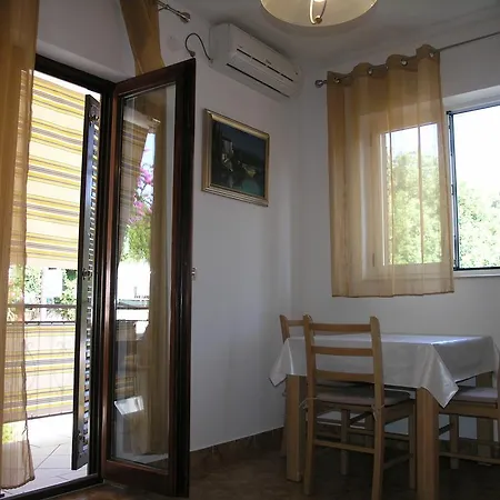 Apartments Rubinic Jelsa  Room photo