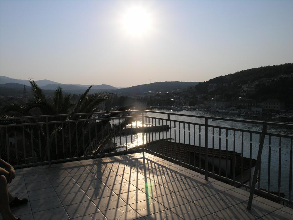 Rubinic Apartment Jelsa (Hvar)